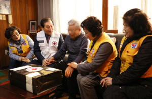 대구적십자사, 설 명절 맞아 고령 이산가족 위로 방문