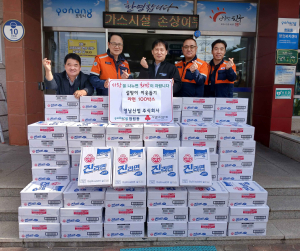 영남산업㈜, 포항 청림동에 라면 100박스 기탁