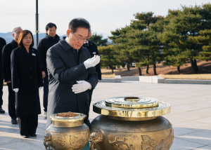 ‘대구 군부대 영천유치’ 기원 호국영령 참배