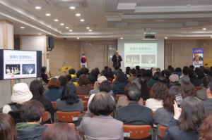 대구 북구, 명사초청 아카데미 성료 배우 송승환과 특강 뒤 소통도