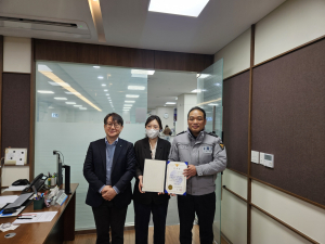 대구강북경찰서 동천지구대, 보이스피싱 피해 막은 IM뱅크 직원 감사장 수여