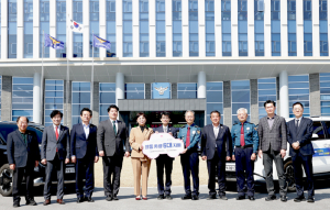 사회적 약자 보호 전담차 전달식…道자치경찰위, 안전한 경북 지원