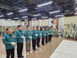 예천군의회, 의성 합동분향소 찾아 산불 희생자 추모