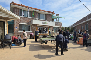 군위나루봉사단, 동부1리서 재능기부