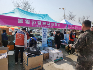 경북도, 산불 피해지역서 자원봉사자 '구슬땀'