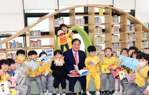 김천시, 도서관의 날 어린이 독서체험 성료