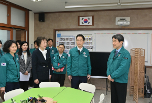 산불피해 의성여고 찾은 이주호 부총리