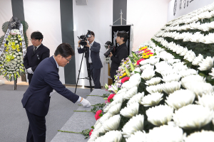 배광식 대구 북구청장, 서변동 산불진화 헬기조종사 추모분향소 조문