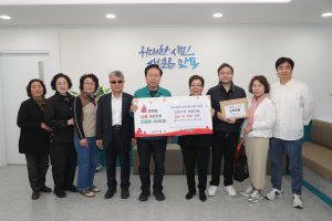 서울 동대문 아트프라자 이석봉 회장, 안동지역 산불피해 성금ㆍ물품 전달