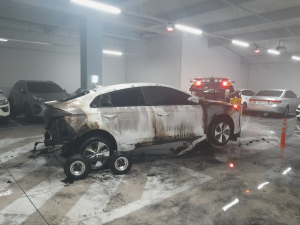 대구 아파트 지하주차장 전기차 화재…수조에 담궈 완전 진화