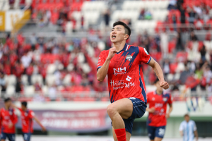 ‘유강현 생일 자축포’ 김천상무, 울산에 2대 0으로 첫 승