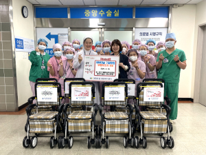대구가톨릭대학교병원 중앙수술실 간호사모임, 대구 남구 대명4동에 보행보조차 후원