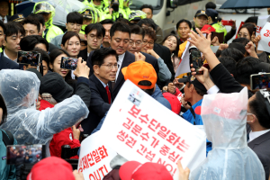 김문수, '대통령후보자 취소' 가처분 직접 출석…위법성 지적할 듯