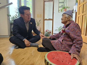 101세 시모 지극정성 봉양한 경주 청각장애 며느리
