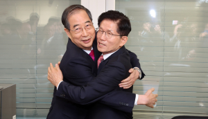 김문수, '당원의힘'으로 부활…대선 접수