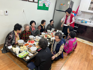 김천시 자산동 체육회, 성안경로당 어버이날 행사