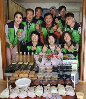 구룡포중학교 34회 동기회 봉사동아리, 어버이날 카네이션ㆍ반찬 나눔