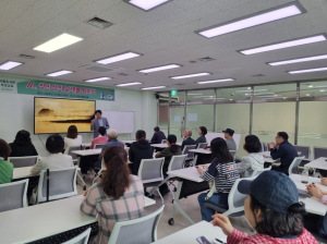 김천시립도서관, ‘AI, 창의성의 날개를 펼치다’ 부모 교육 성료