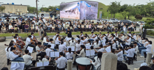 경주시청소년오케스트라, 신라대종 앞서 봄 버스킹 공연 성료