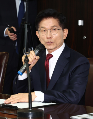 국힘 “金 지지율 사전투표 전 골든크로스”