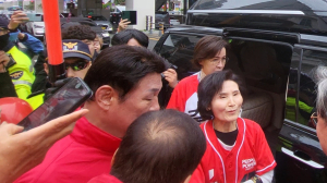 대구 서문시장 찾은 설난영 여사 