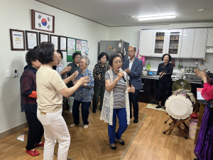 김천시 자산동 행정복지센터, 가요교실 개최