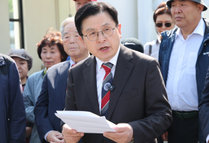 황교안 “부정선거 막겠다는 김문수 지지”