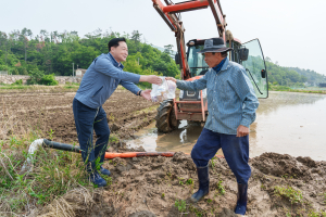 월성본부 “힘든 모내기 새참 먹고 하세요”