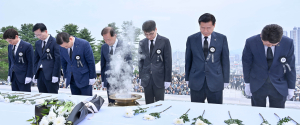 김정기 대구시장 권한대행,  순국선열ㆍ호국영령 넋 기리다