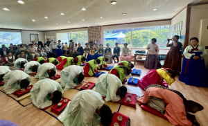 한국전례원 포항지역원, 전통 성년례 ‘집체성년례’ 시연