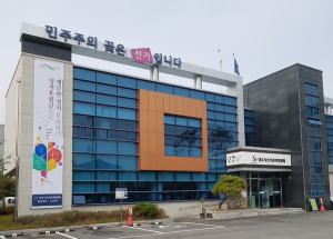 전 시의원이 단톡방에 투표지 사진 공개