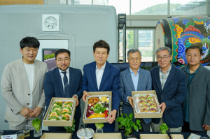 포항시, 미래형 먹거리 ‘에어팜 채소’ 첫 수확