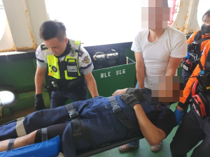 포항해경, 신항 내 외국인 선원 부상자 발생