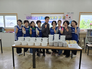 군위읍 여성자원봉사대, 반찬 전달