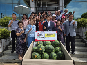 상주시 중동면 중동나루패, 경로당 초복 수박 전달
