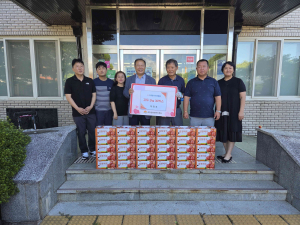 김천 감천면, 자두 30상자 기증