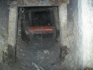 교도소에 뚫린 죄수 탈출 터널