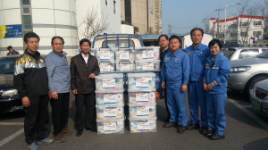 포항제철소, 산불 피해주민에 구호키트 전달
