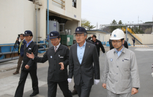 박승호 포항시장, 유독물 취급 홍덕산업(주) 방문