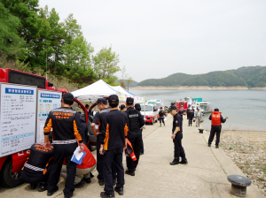 영덕서 산불진화 헬기 ‘추락’…2명 실종