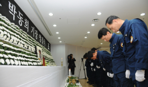 ‘산불헬기 추락’ 故 박동희 기장 영결식