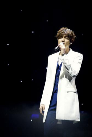 한류스타 이민호, 아시아팬 녹이다