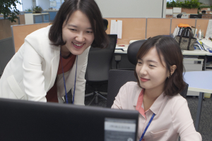 “포스코건설, 인턴 근무 재밌어요”