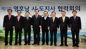 ‘수도권 규제완화에 공동대응’
