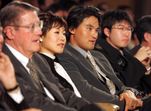 “이랜드, 박찬호 ‘양부’와 손잡았다”