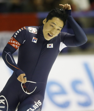 이승훈, 빙속월드컵 5,000ｍ ‘한국新’…3년만에 銅