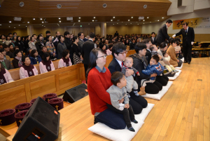 포항 교회 “하늘엔 영광, 땅에는 평화”