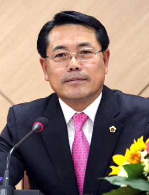 “정의 우선 군정 펼치겠다”