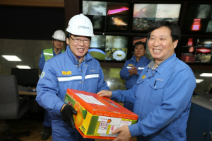 포항제철소장, ‘설 연휴 현장 직원들’찾아 격려