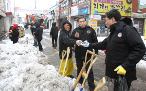 ‘포항 눈폭탄 복구’ 민·관·군 ‘한마음’